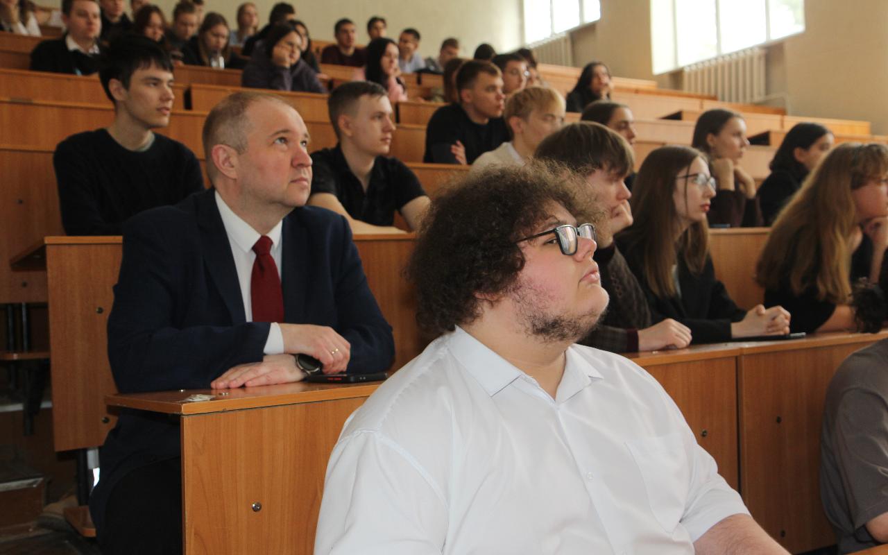 ФОТО к новости: Последний и решительный бой: студентам НГПУ рассказали о подготовке и ходе Берлинской операции Великой Отечественной войны