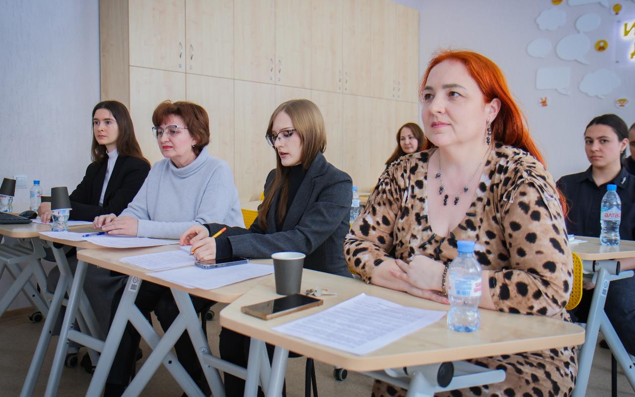 ФОТО к новости: В ИД НГПУ прошла международная форсайт-сессия с участием университета Индонезии