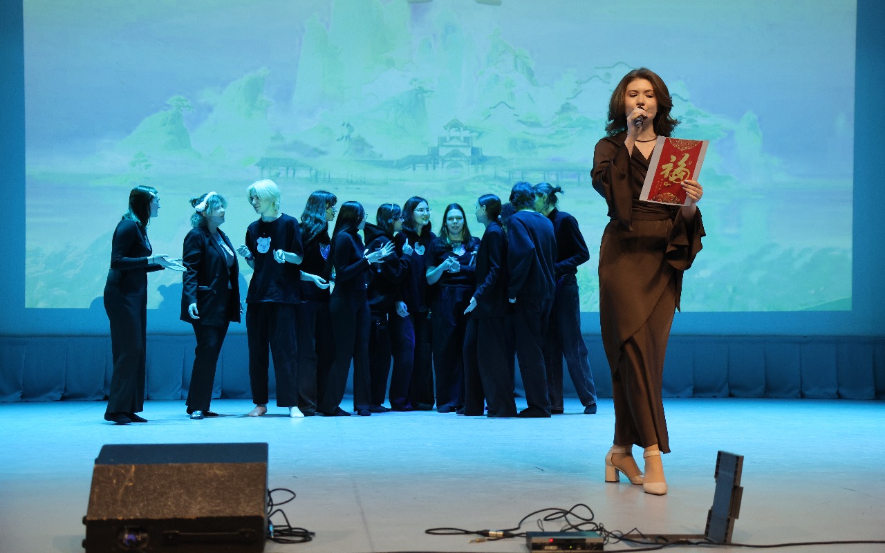 ФОТО к новости: В ИИГСО НГПУ прошёл Международный фестиваль восточных культур «Праздник весны: с Востока на Запад»