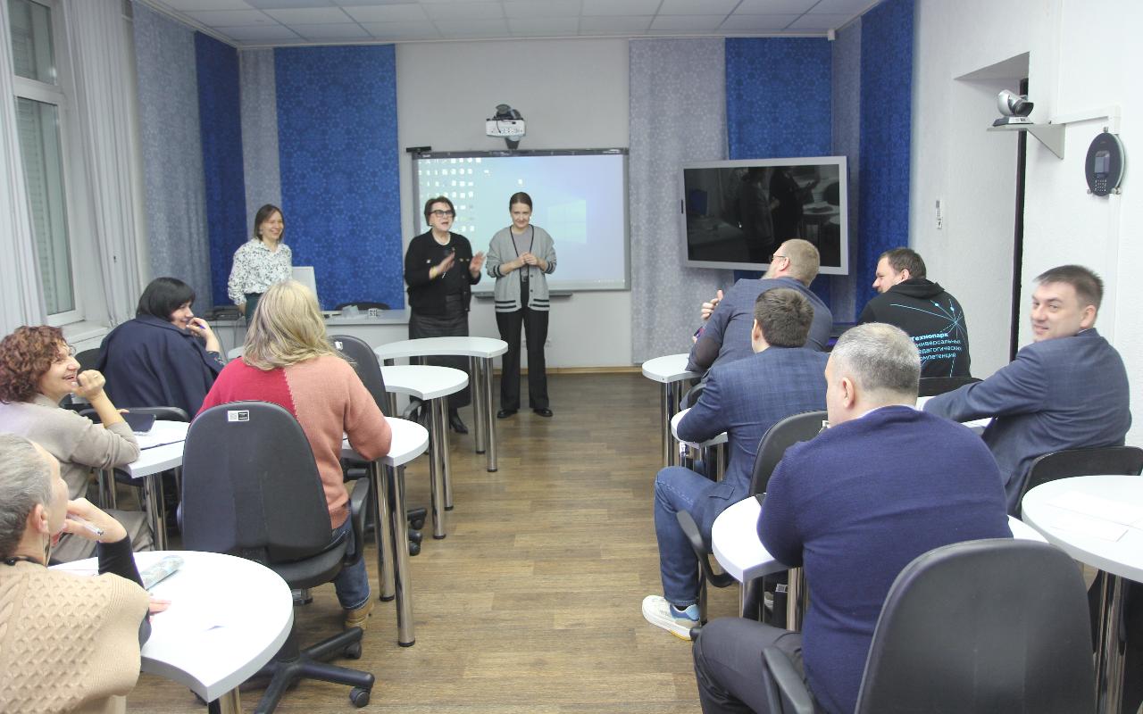 ФОТО к новости: НГПУ и ФМШ НГУ: готовность делиться опытом и работать вместе