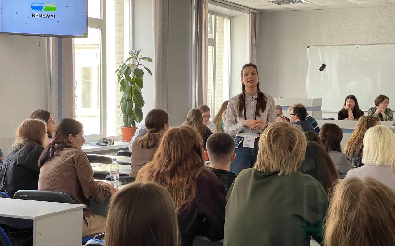 ФОТО к новости: В НГПУ прошел чемпионат проектных решений с участием компании «Реневал»