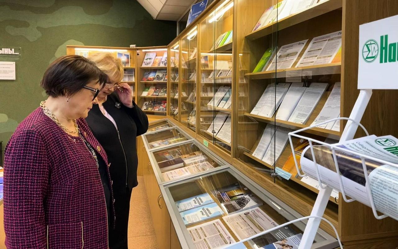 Дневник ПедСибири: в НГПУ прошла выставка, посвящённая развитию национальной системы образования