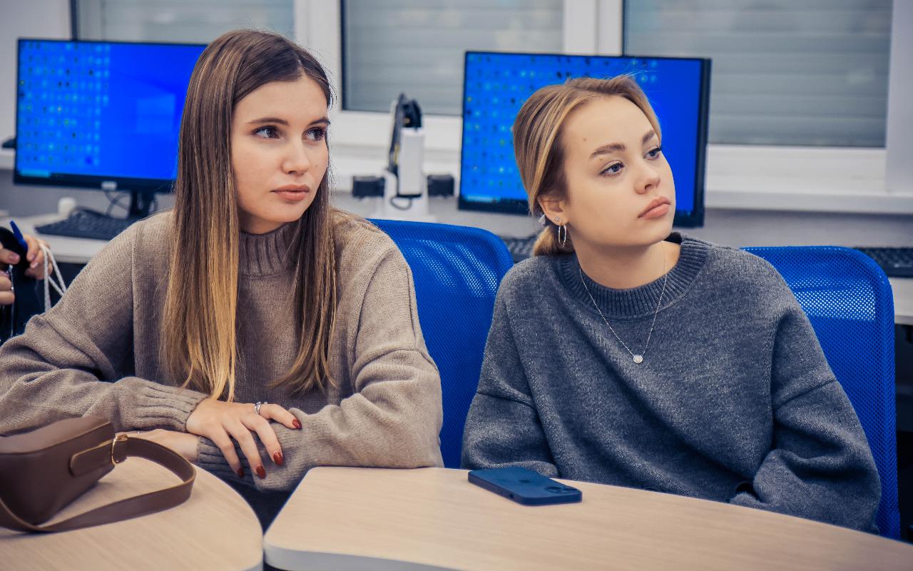 ФОТО к новости: Игра как инструмент образования: в НГПУ обсудили геймификацию 