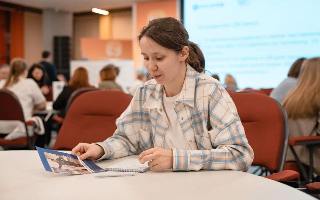ФОТО к новости: «Физика — это не скучно»: как выпускница НГПУ Ирина Плотникова объединила преподавание, спорт и грант «Росатома»