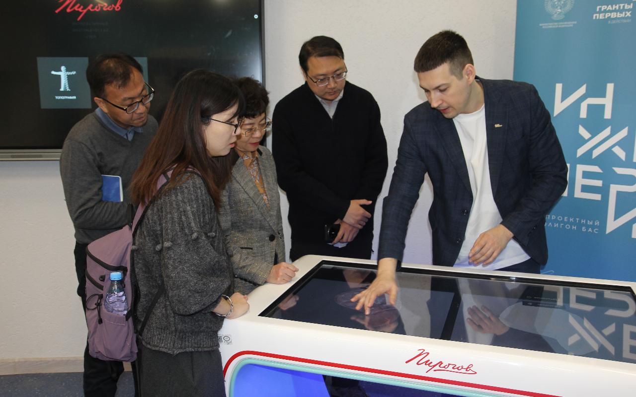 ФОТО к новости: НГПУ углубляет сотрудничество с университетом китайской провинции Гуандун