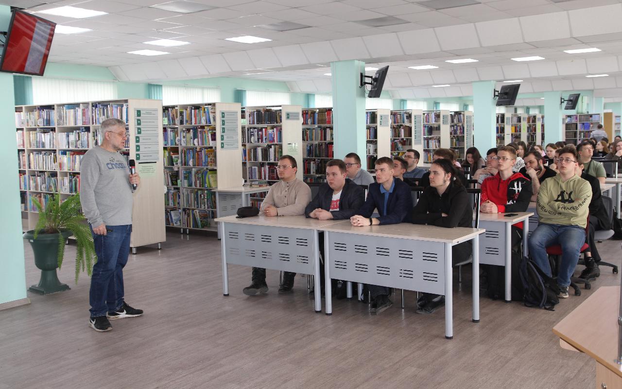 ФОТО к новости: Студенты НГПУ узнали, какой была «Дорога на Берлин» в 1945 году