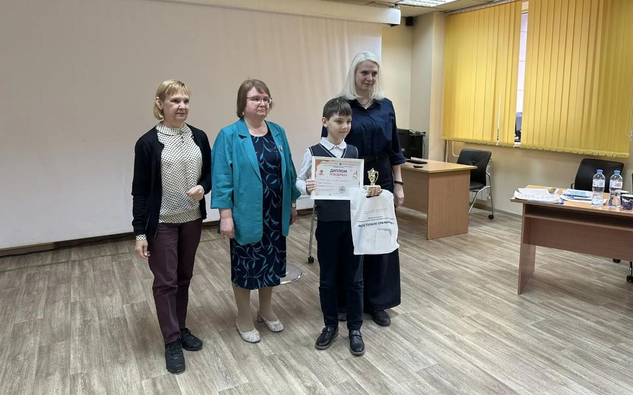 ФОТО к новости: Конкурс «Мое первое открытие»: юные историки и краеведы защитили свои проекты перед преподавателями из НГПУ