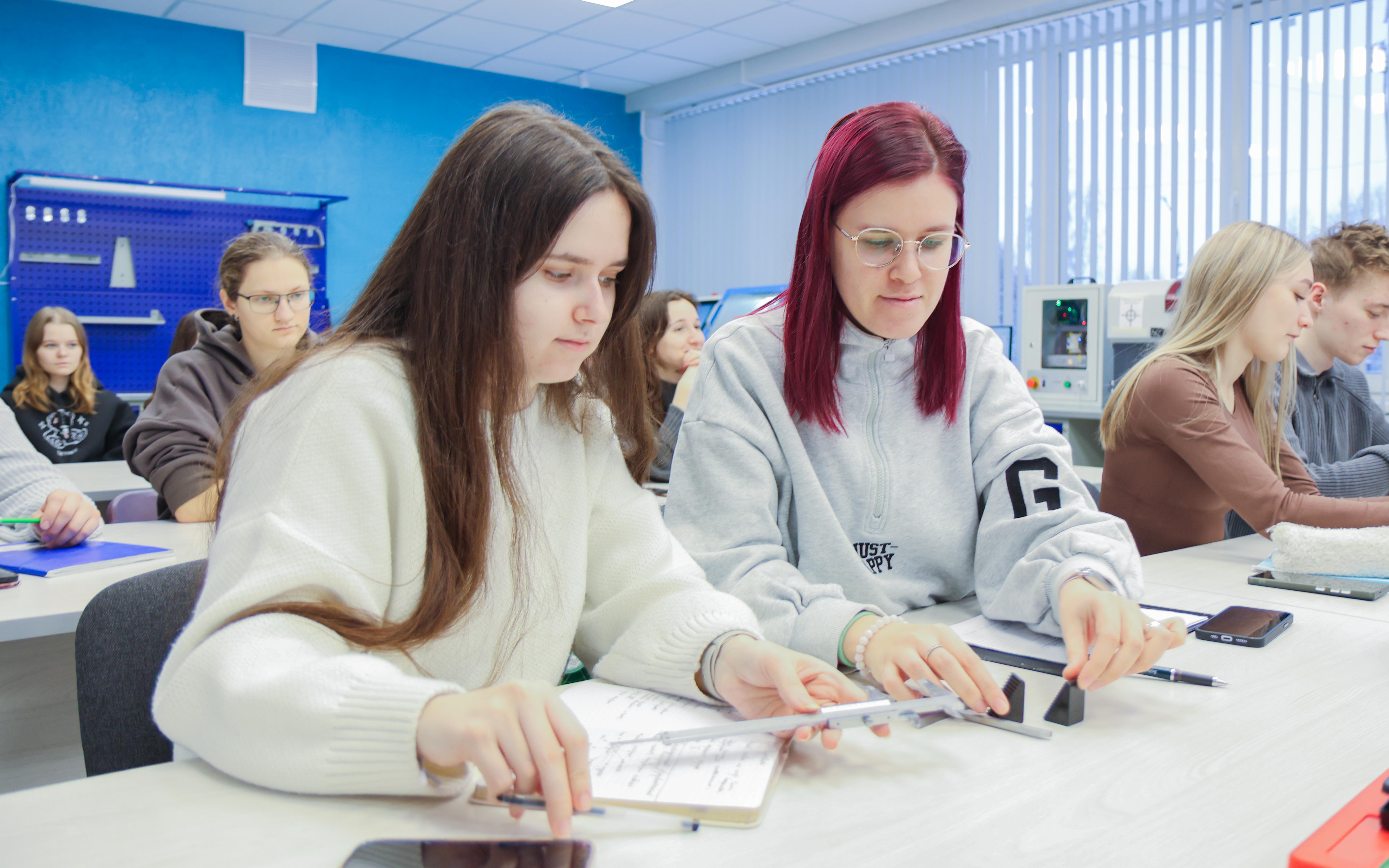 ФОТО к новости: НГПУ вошел в число лидеров региона по количеству финалистов олимпиады «Я – профессионал»