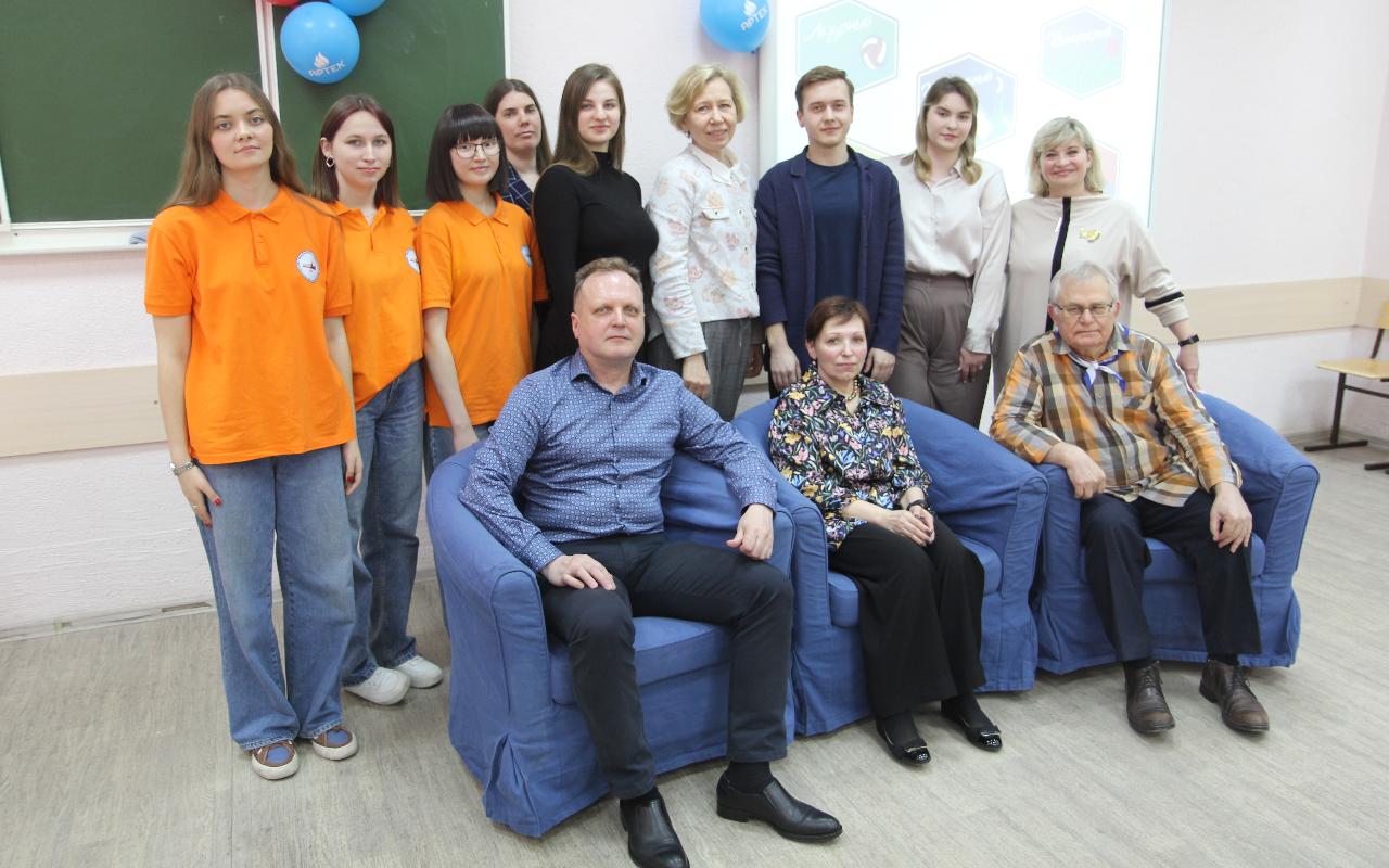 ФОТО к новости: Самые счастливые годы: бывшие вожатые «Артека» дали напутствия своим будущим коллегам
