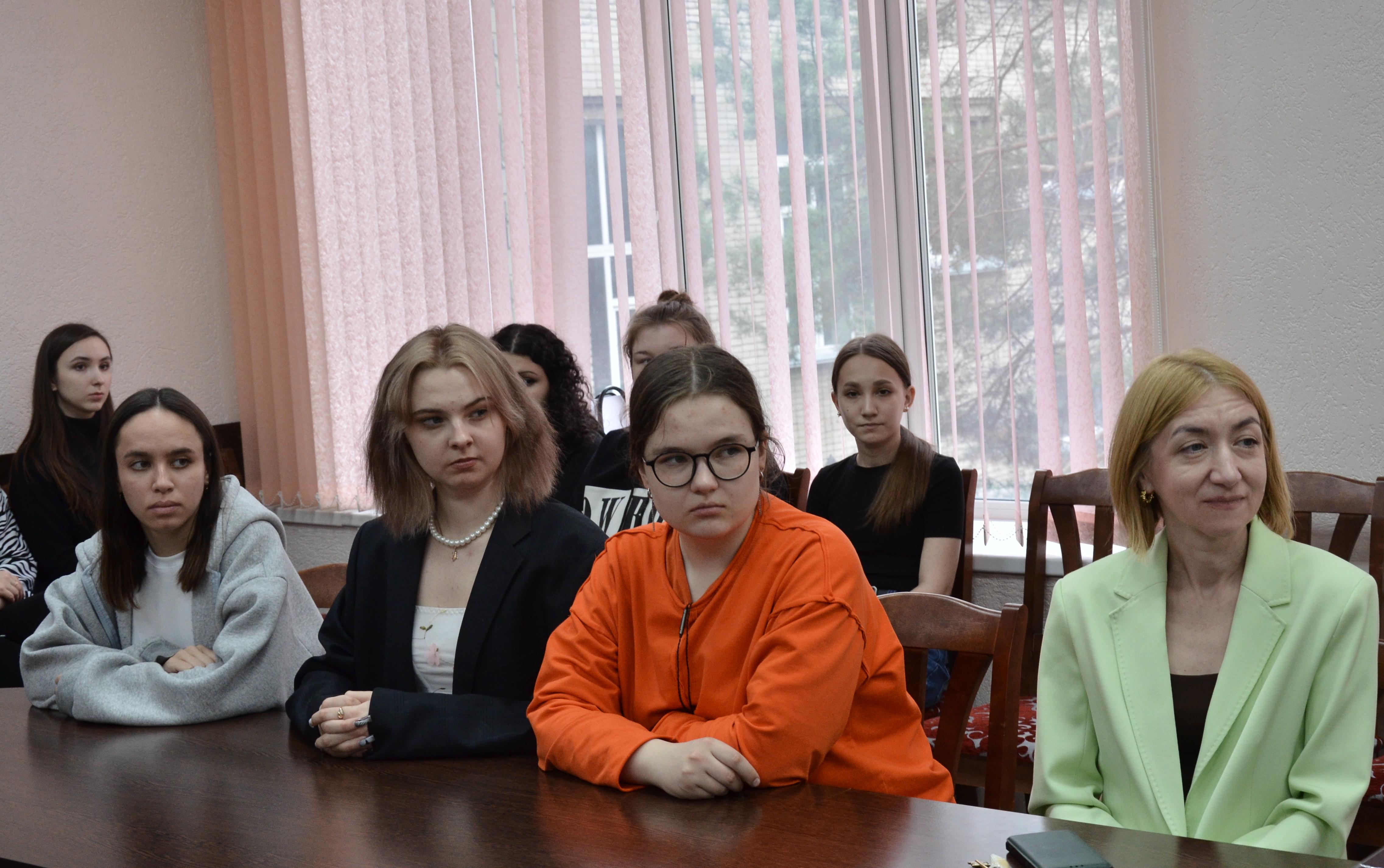 ФОТО к новости: Вторая группа студенток НГПУ приняла участие в программе «Российский учитель за рубежом»