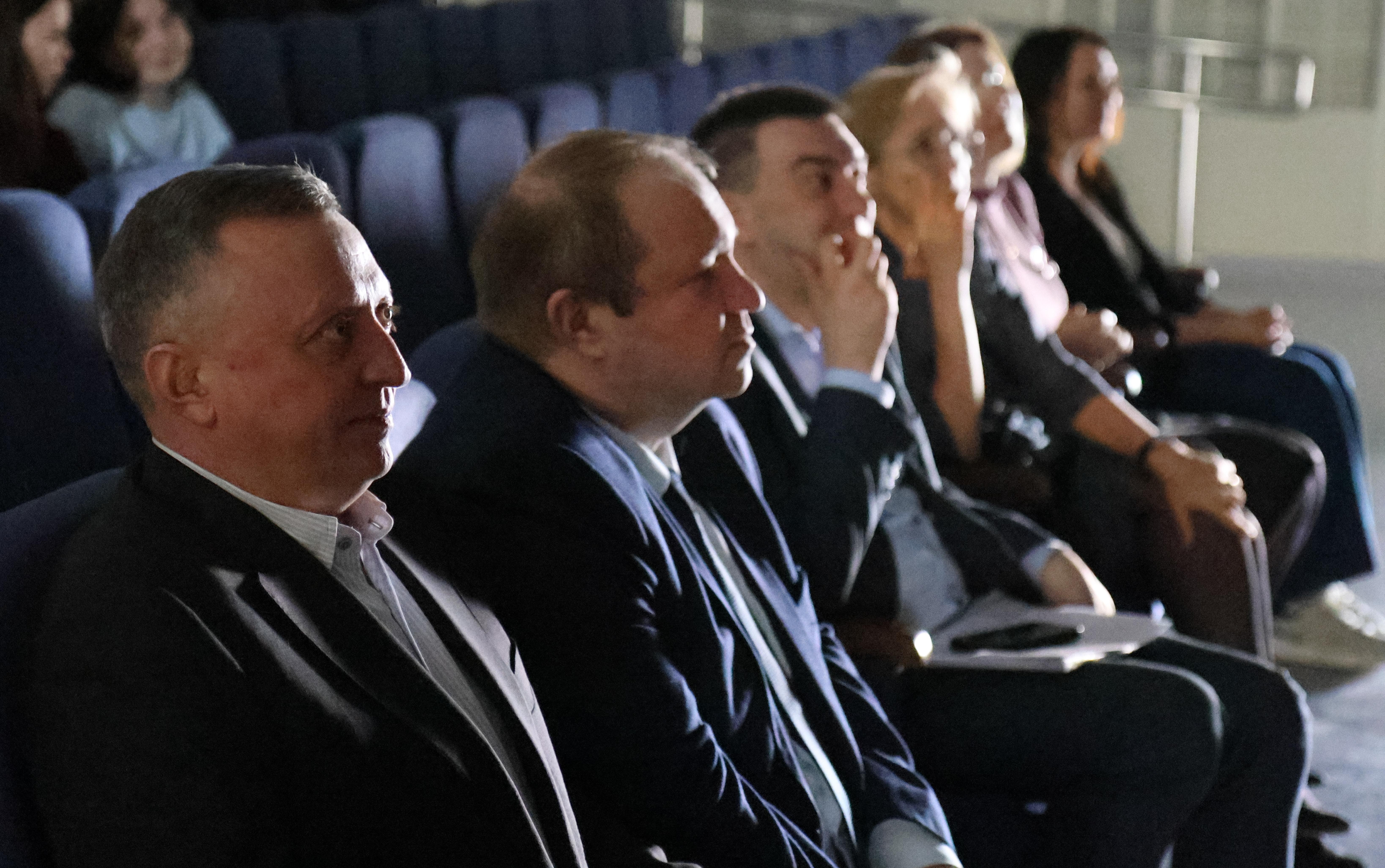 ФОТО к новости: Свет в темноте: концерт «Наследники Великой Победы» в НГПУ