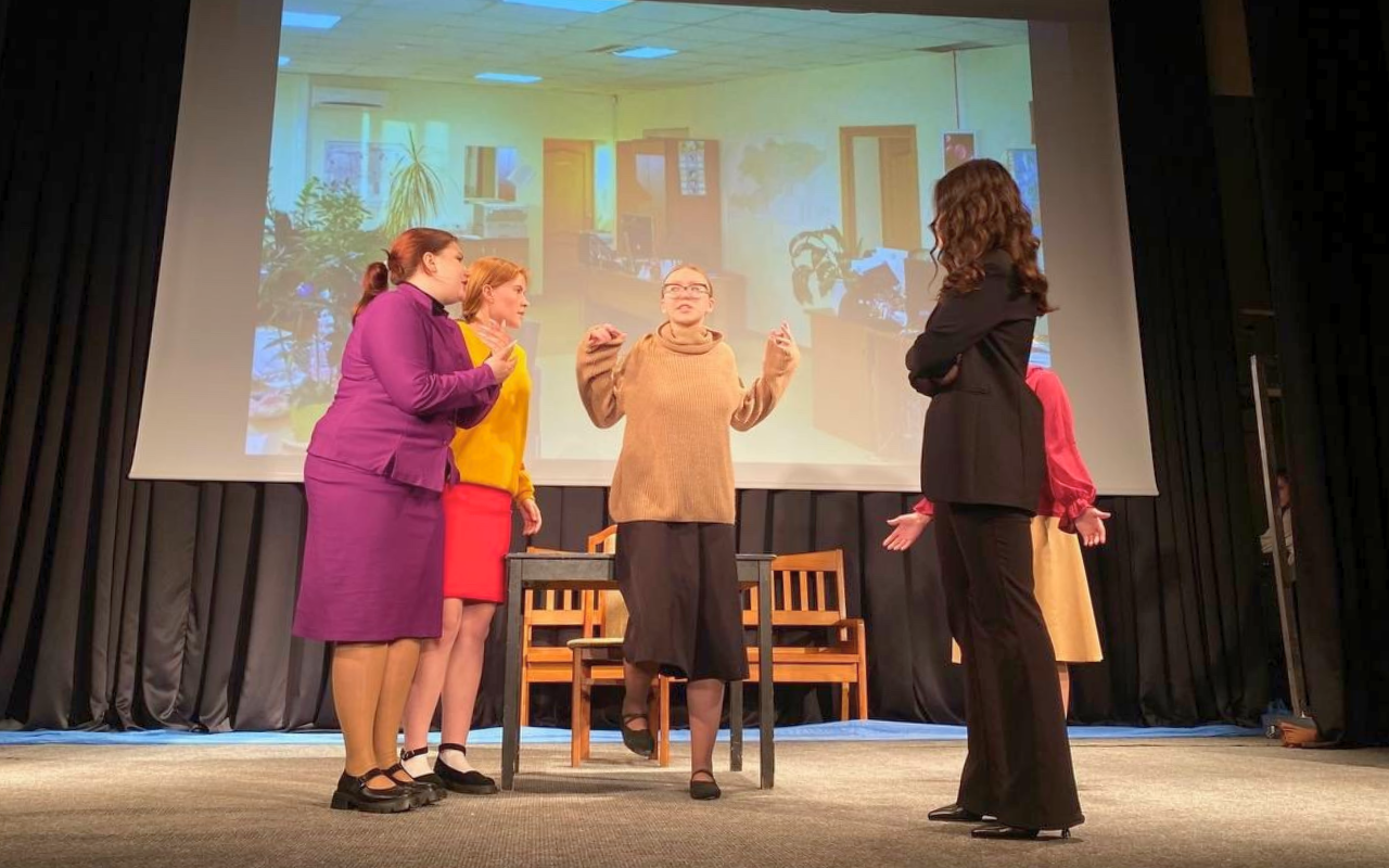 ФОТО к новости: «Ожившие полотна»: студенты ИКиМП НГПУ представили театрализованный дивертисмент в рамках «Ночи музеев»