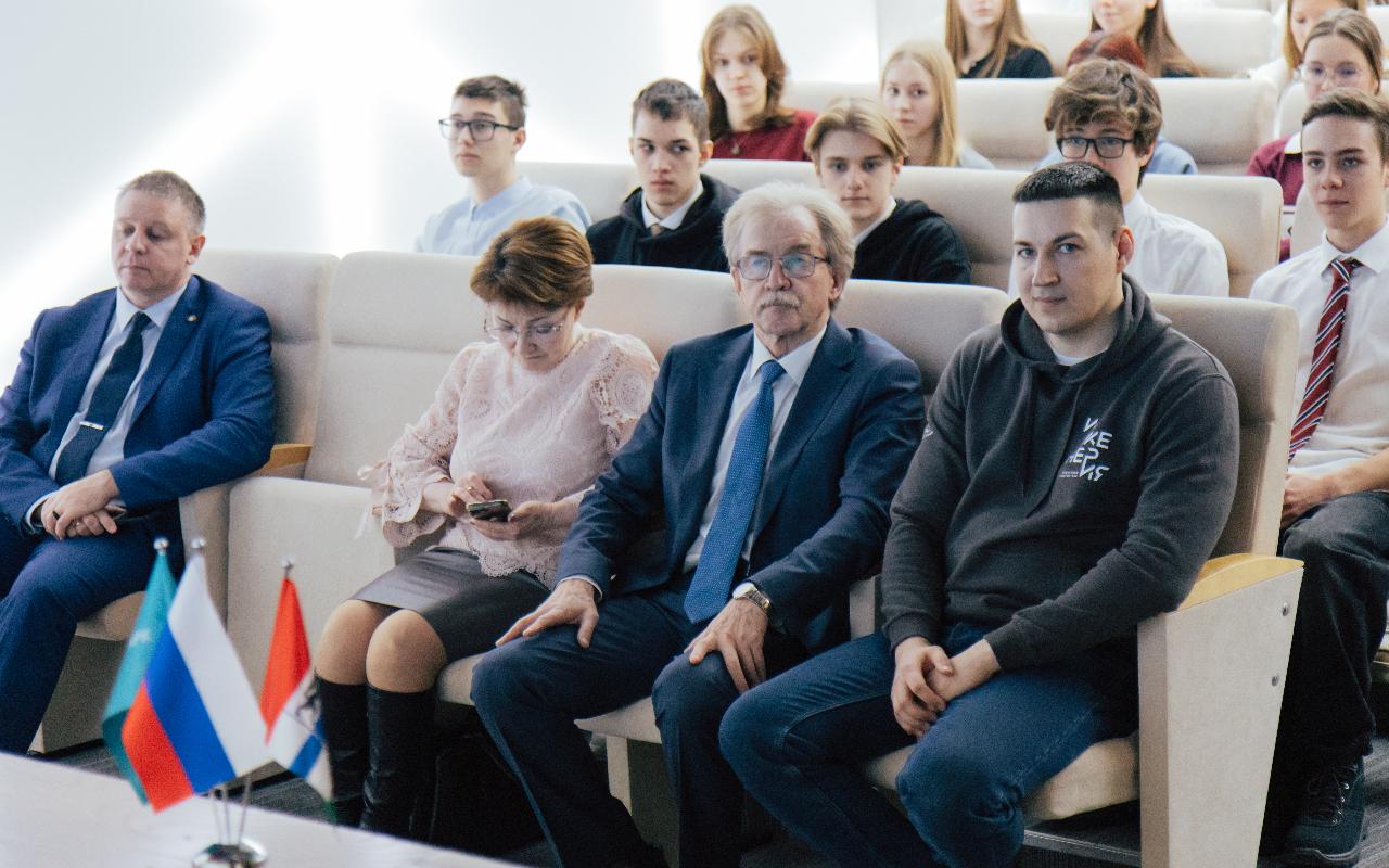 ФОТО к новости: Команда НГПУ провела профориентационное мероприятие для школьников наукограда Кольцово в рамках Дня российской науки