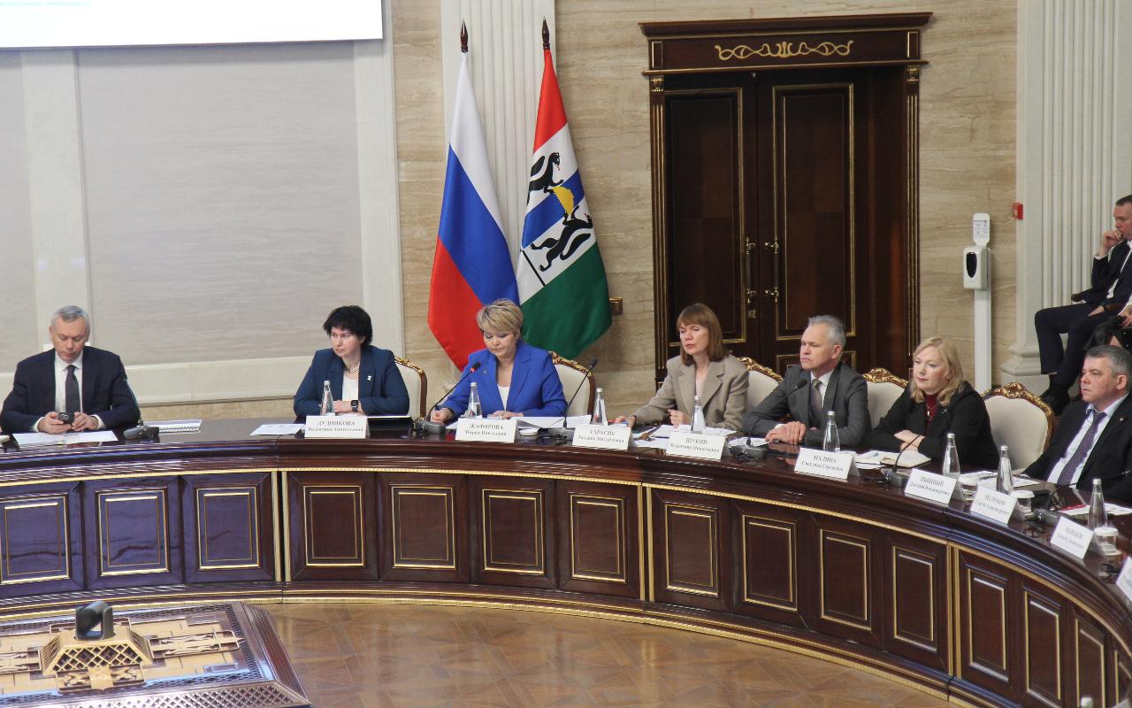 ФОТО к новости: Итоги подведены, задачи поставлены: состоялось расширенное заседание коллегии министерства образования Новосибирской области