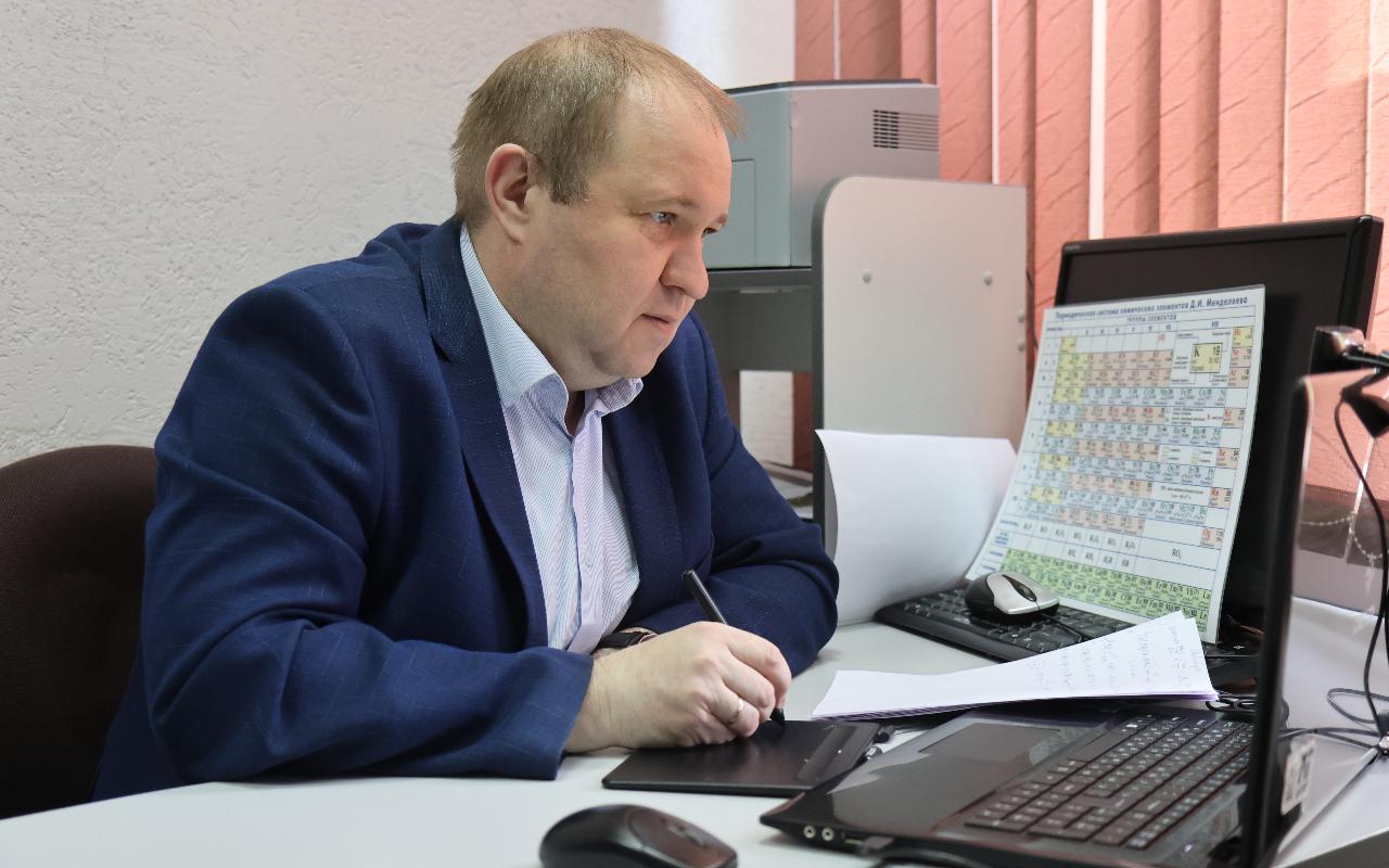 ФОТО к новости: НГПУ реализует федеральный проект повышения квалификации педагогов математического и естественно-научного профиля в Сибирском федеральном округе