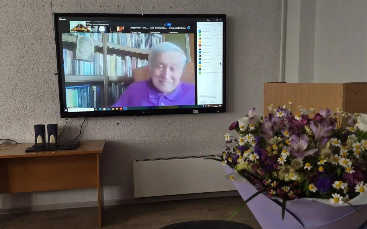 ФОТО к новости: Памяти профессора: в НГПУ провели «Восьмые Чумаковские чтения»