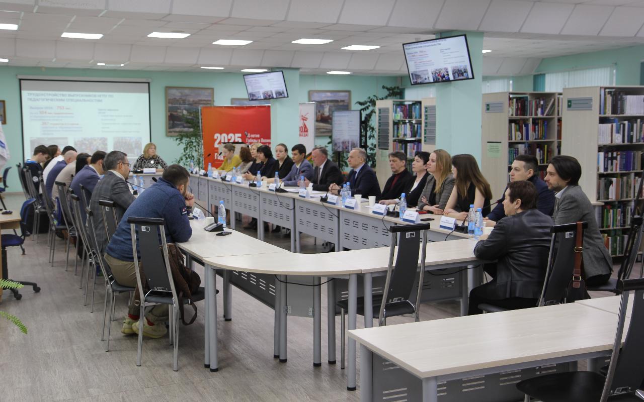 ФОТО к новости: И.о. ректора НГПУ Сергей Александрович Нелюбов: «НГПУ – флагман педагогического образования региона»