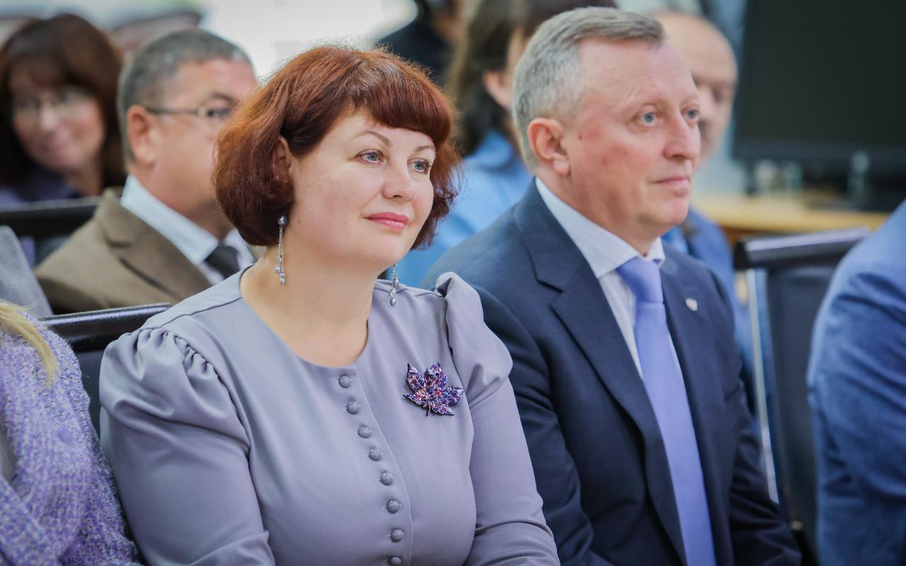 ФОТО к новости: Главная ценность университета: лучшие работники НГПУ удостоены наград и почётных званий Министерства просвещения Российской Федерации