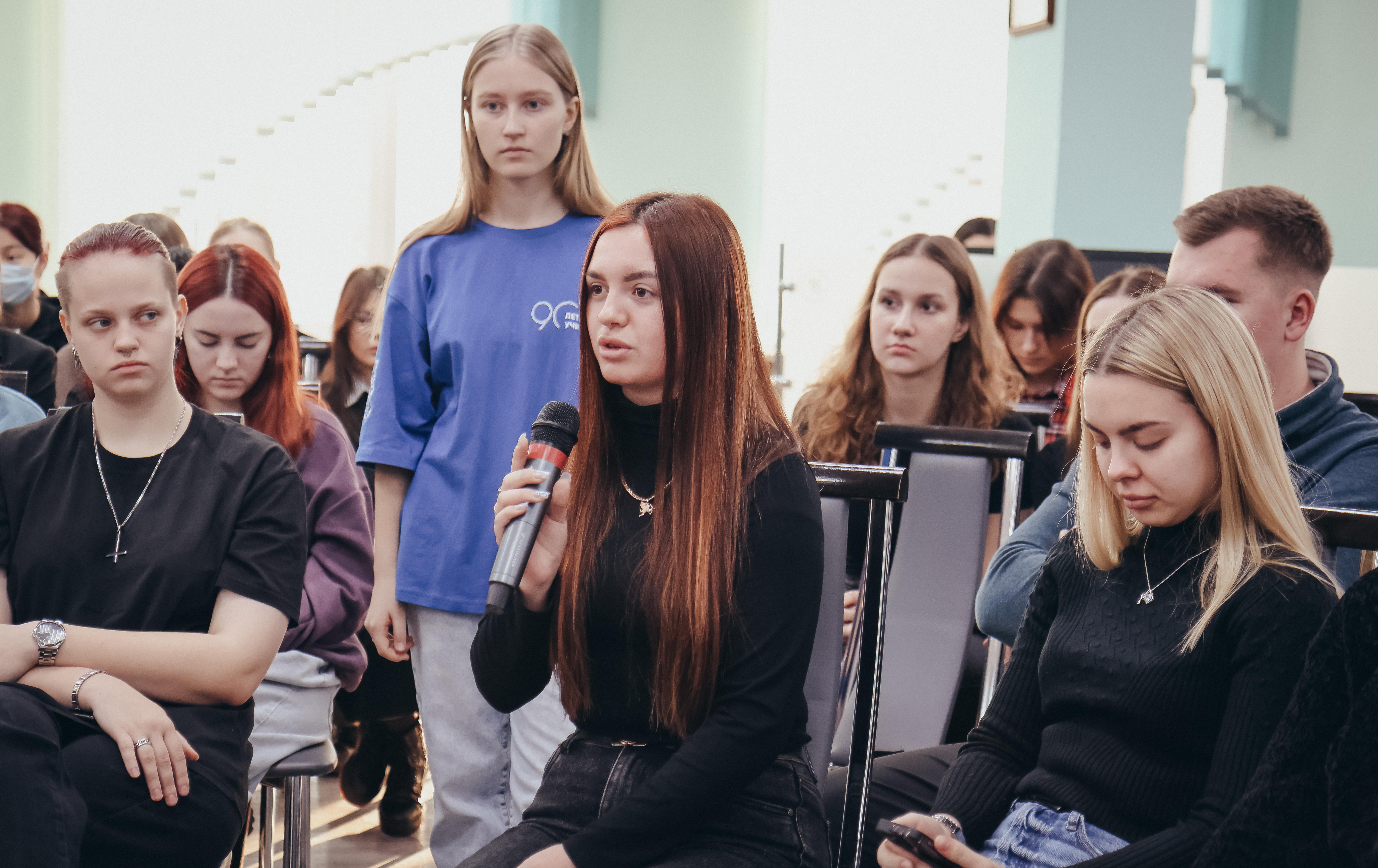 ФОТО к новости: «Время героев»: в НГПУ обсудили, что вдохновляет человека на подвиг