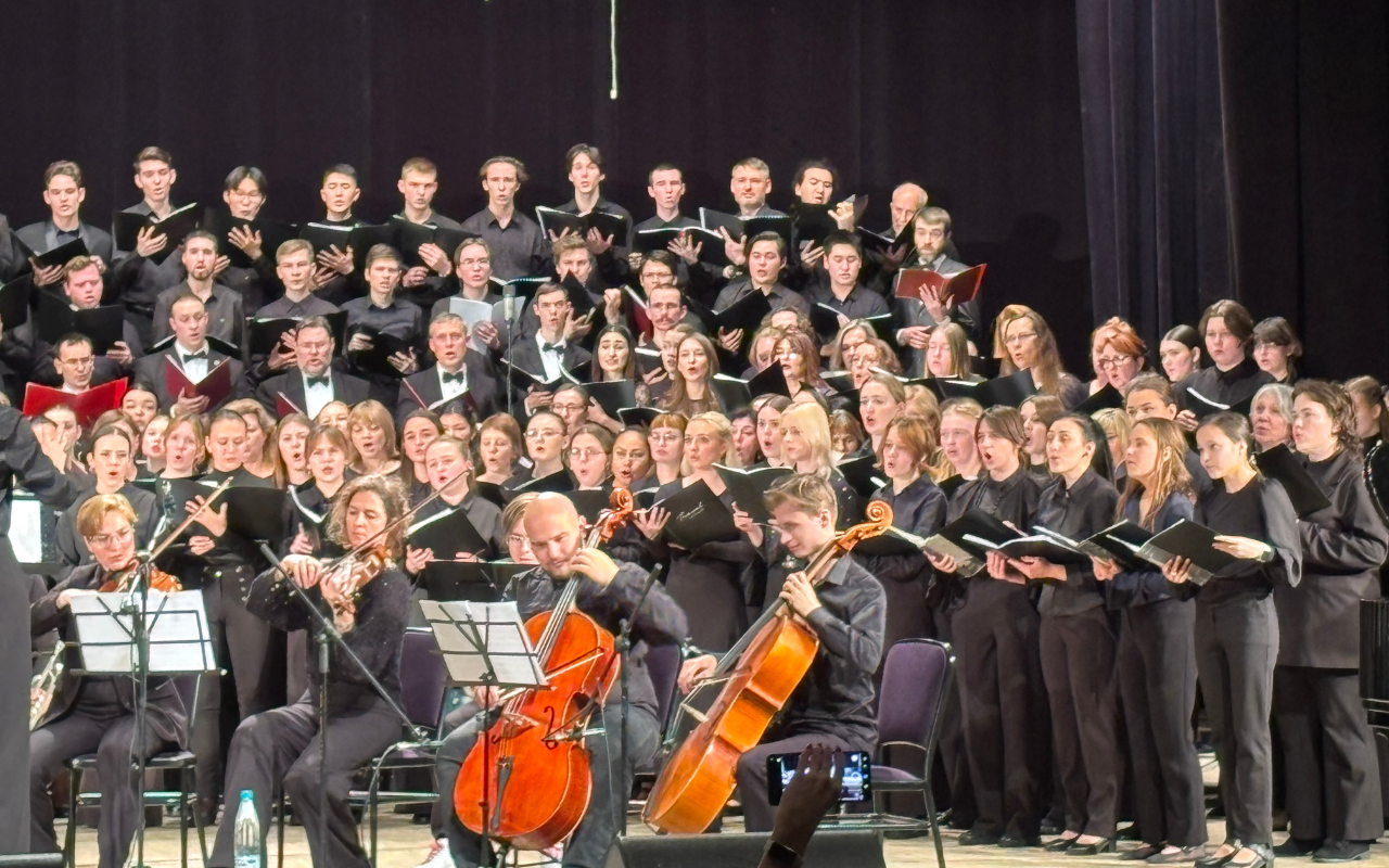 ФОТО к новости: Музыка, которая объединяет: хор ИКиМП НГПУ стал участником масштабного хорового фестиваля