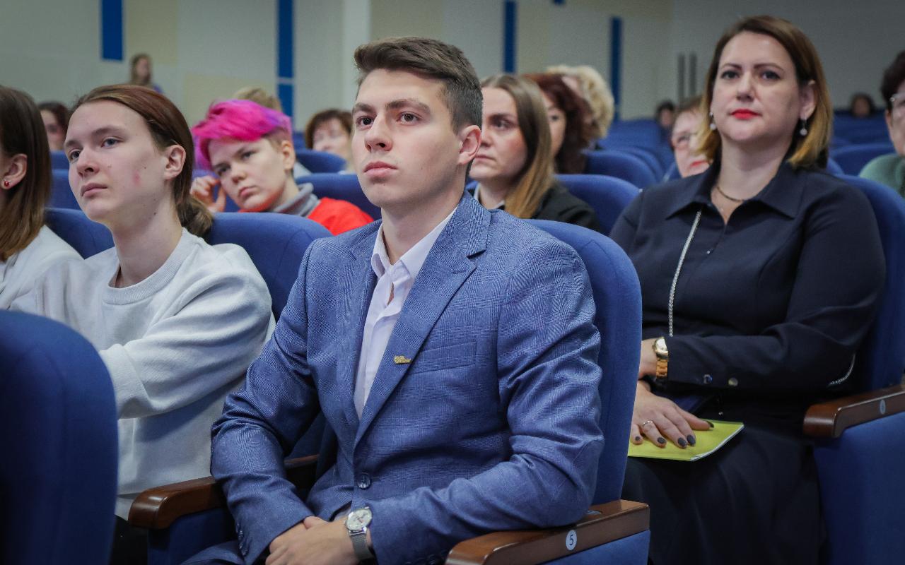 ФОТО к новости: Сергей Александрович Нелюбов избран ректором НГПУ