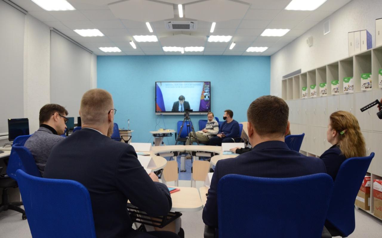 ФОТО к новости: «Технопарк НГПУ к открытию готов»: совещание с министром просвещения РФ