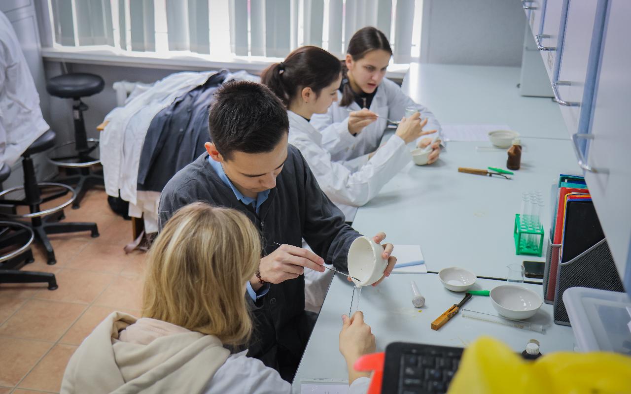 ФОТО к новости: Дневник ПедСибири: В НГПУ проходит естественно-научная смена для школьников Новосибирской области