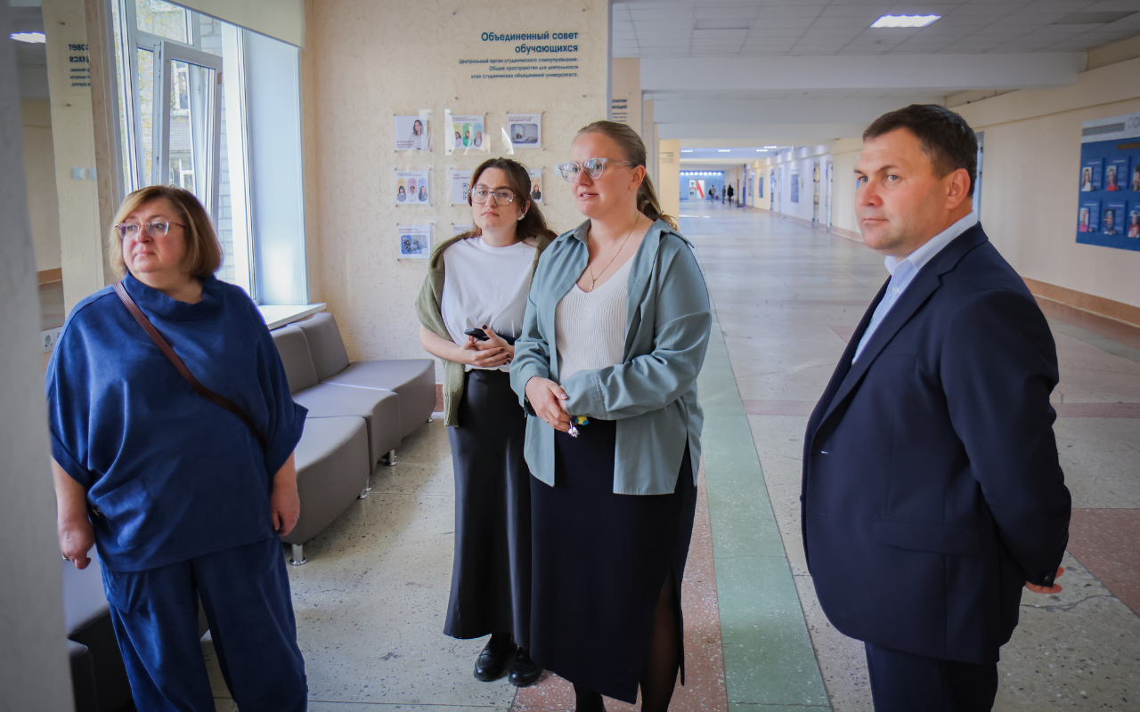 ФОТО к новости: НГПУ представляет комплексный проект обновления инфраструктуры: вуз посетила представитель Государственного университета просвещения