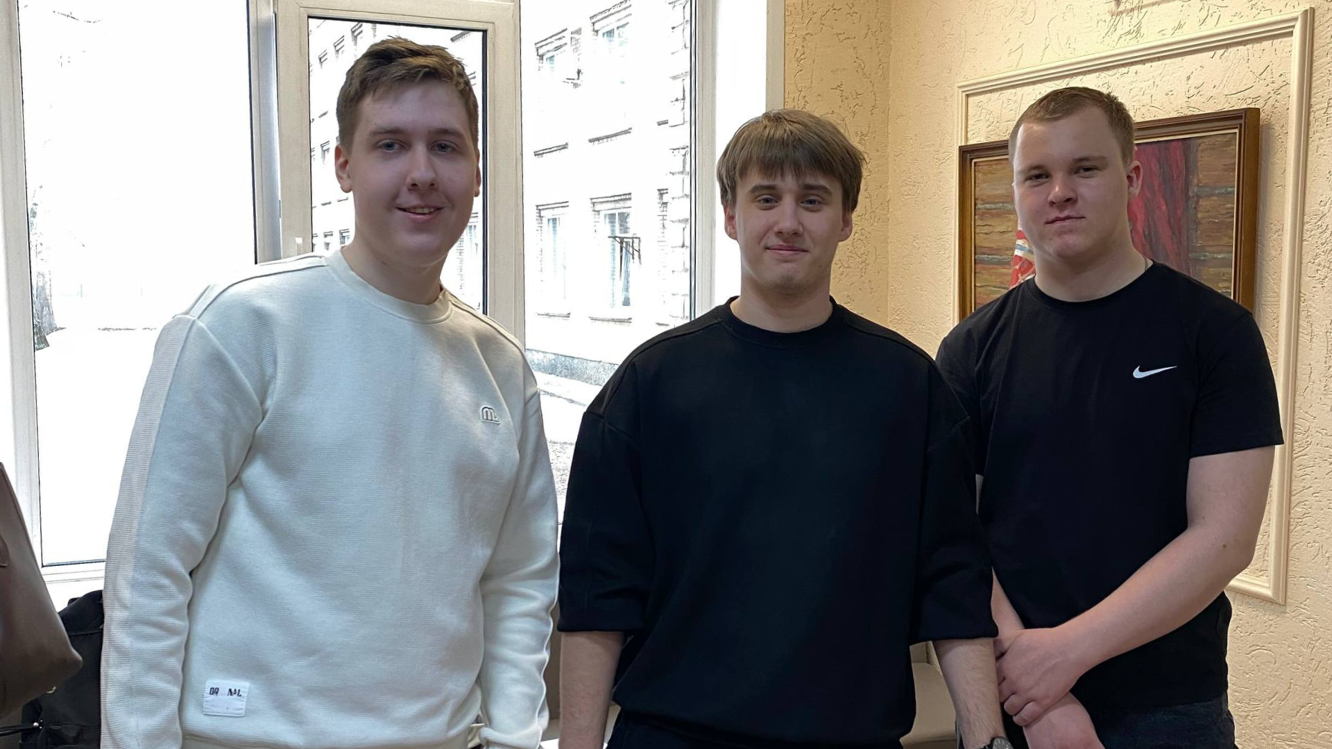 ФОТО к новости: В НГПУ прошёл «Орнитологический калейдоскоп», объединивший студентов, школьников и жителей района