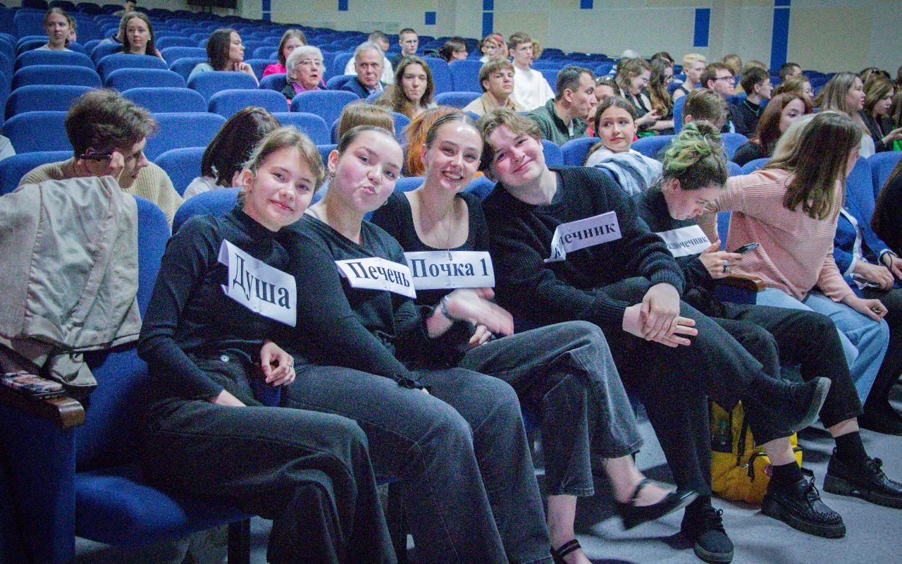 ФОТО к новости: Яркие номера, громкие аплодисменты и заслуженные награды: в НГПУ прошёл Гала-концерт Кубка студенческого творчества – 2025