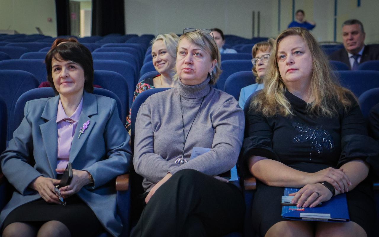 ФОТО к новости: Сергей Александрович Нелюбов избран ректором НГПУ