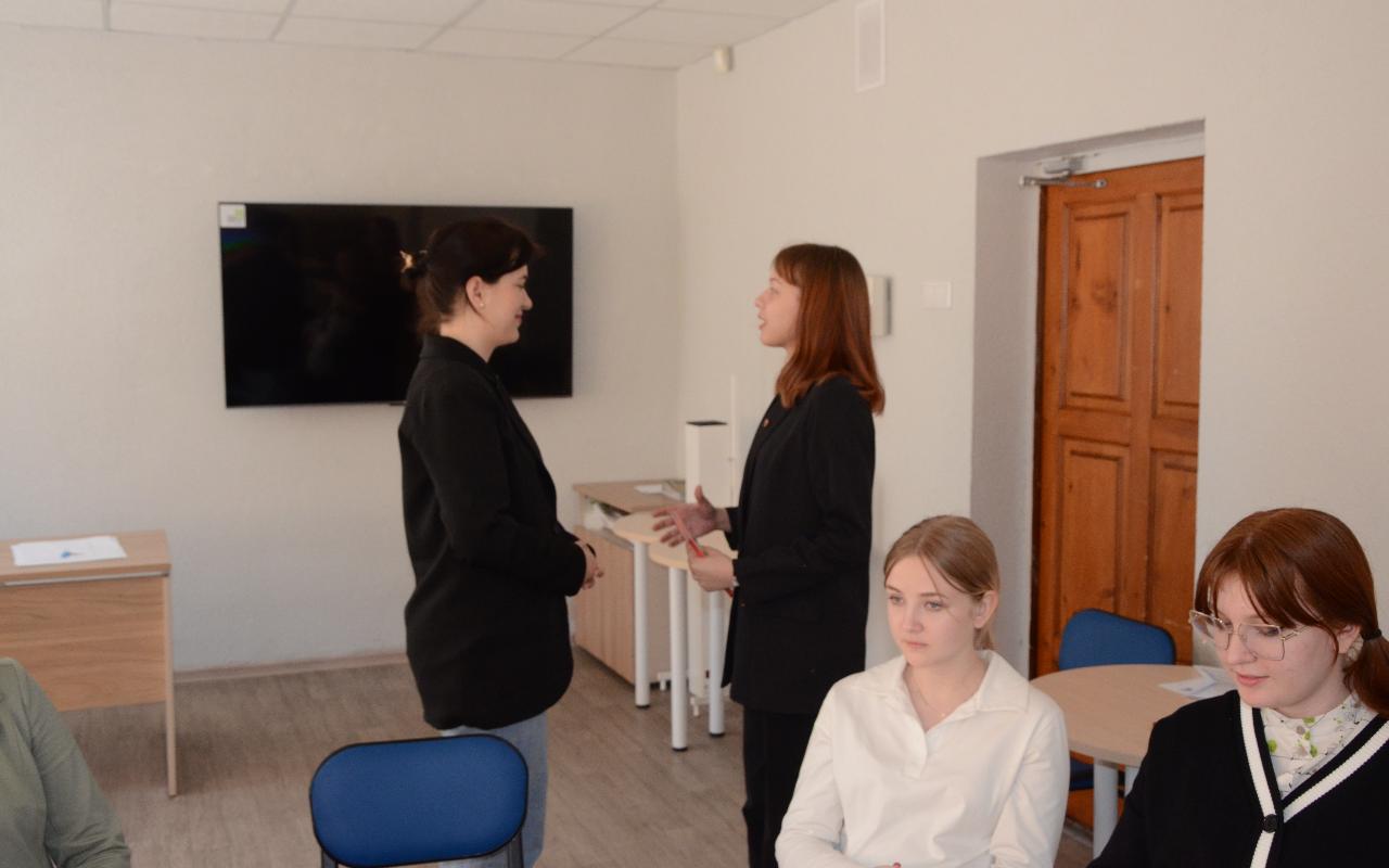 ФОТО к новости: Первое знакомство с НГПУ: лицеисты из педагогического класса погружаются в вузовскую жизнь