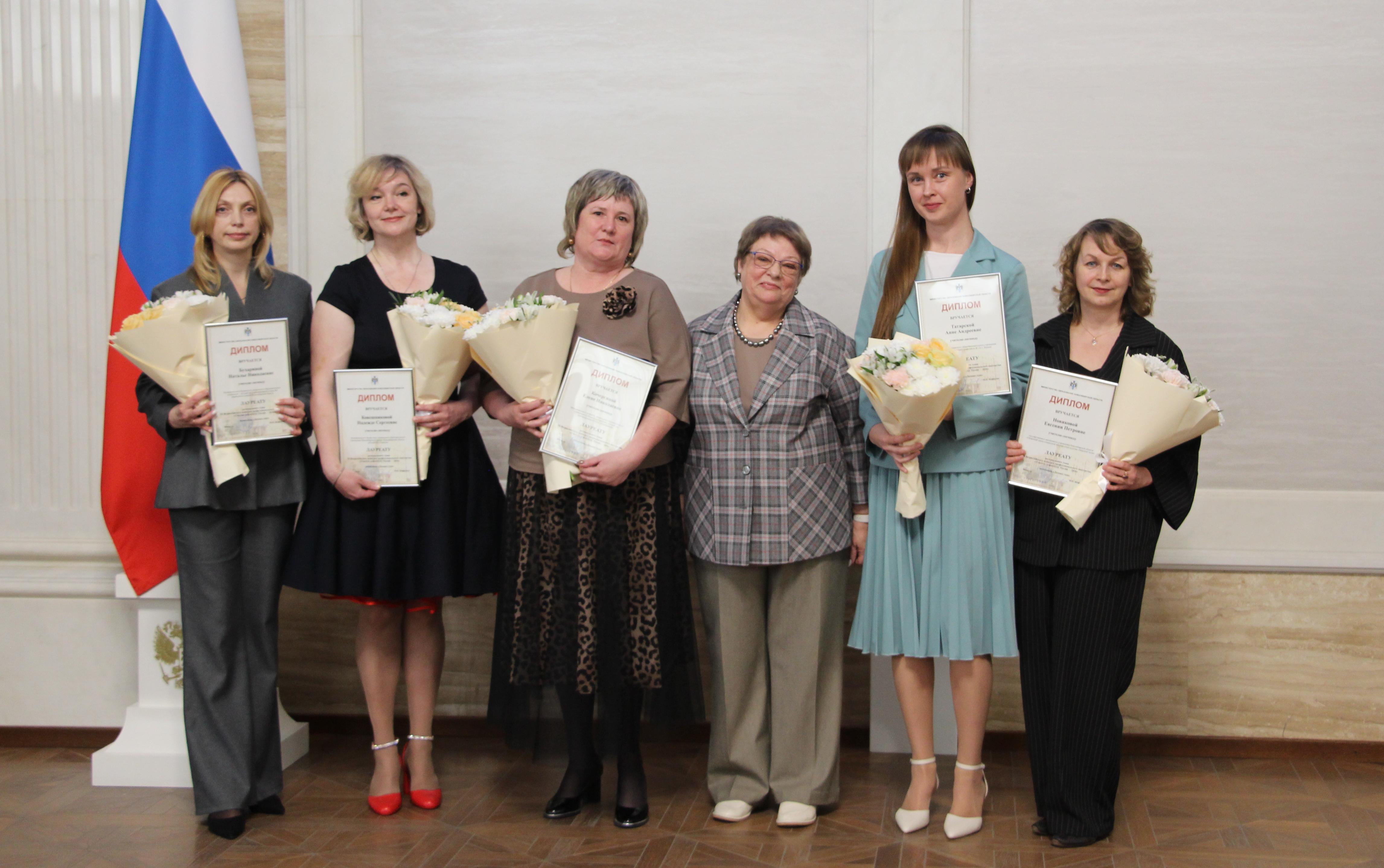 ФОТО к новости: Абсолютным победителем регионального этапа конкурса «Учитель года» стал выпускник ИЕСЭН НГПУ