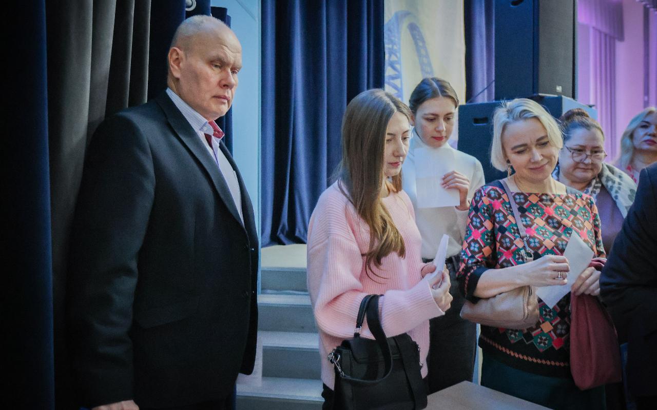 ФОТО к новости: Сергей Александрович Нелюбов избран ректором НГПУ