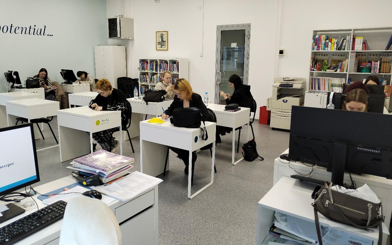 ФОТО к новости: Теория в вузе – практика в библиотеке: НГПУ и НГОНБ будут развивать сетевое обучение