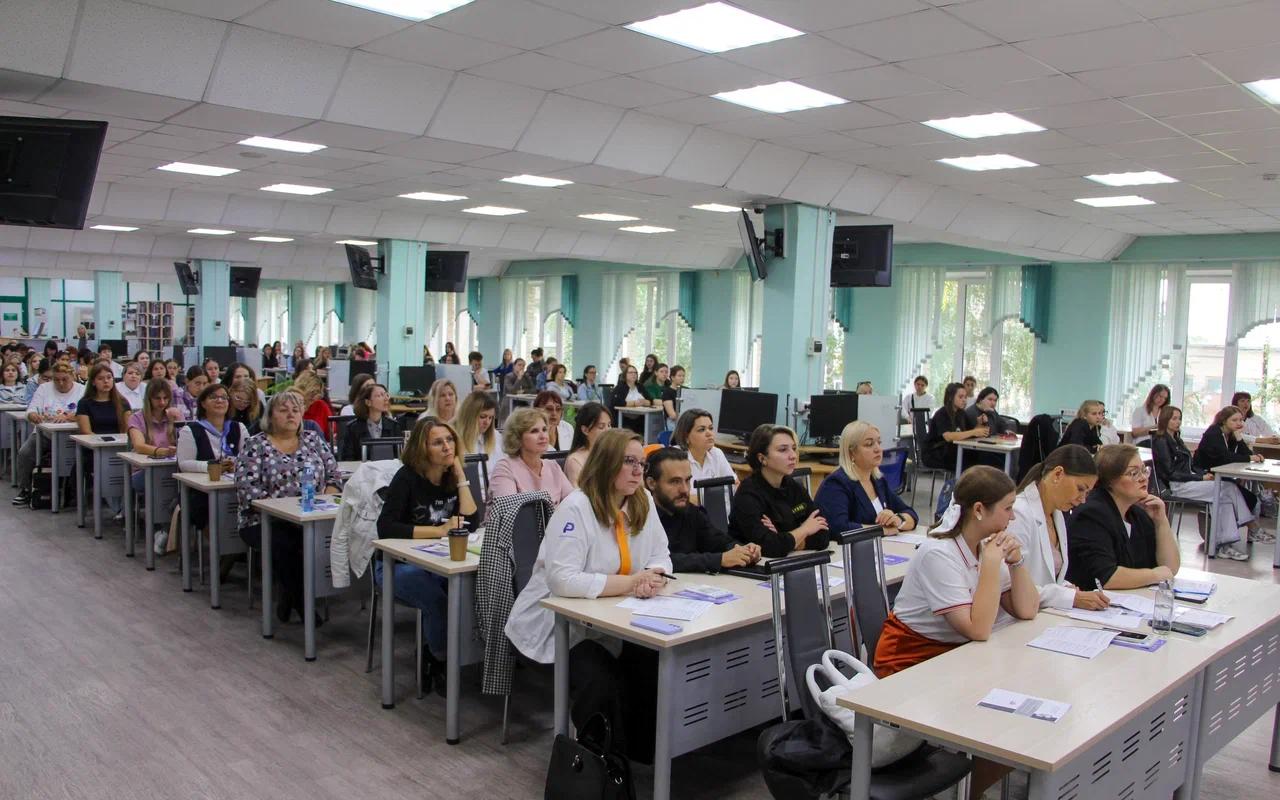 ФОТО к новости: Семья как ресурс: в НГПУ обсудили влияние проекта «Орлята России» на социальную активность родителей