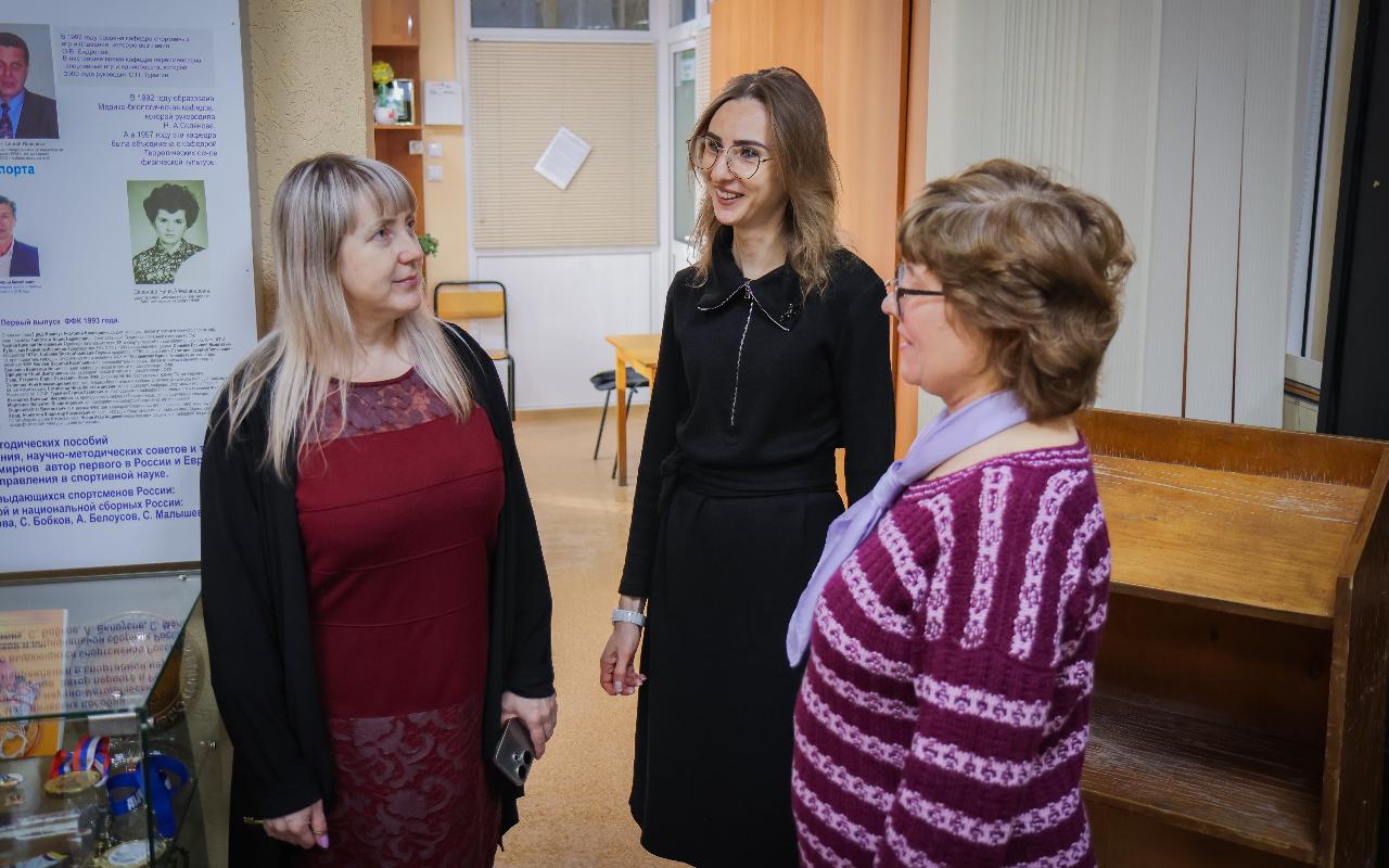 ФОТО к новости: В многопрофильном музее НГПУ открылась выставка «Все мы родом из детства»