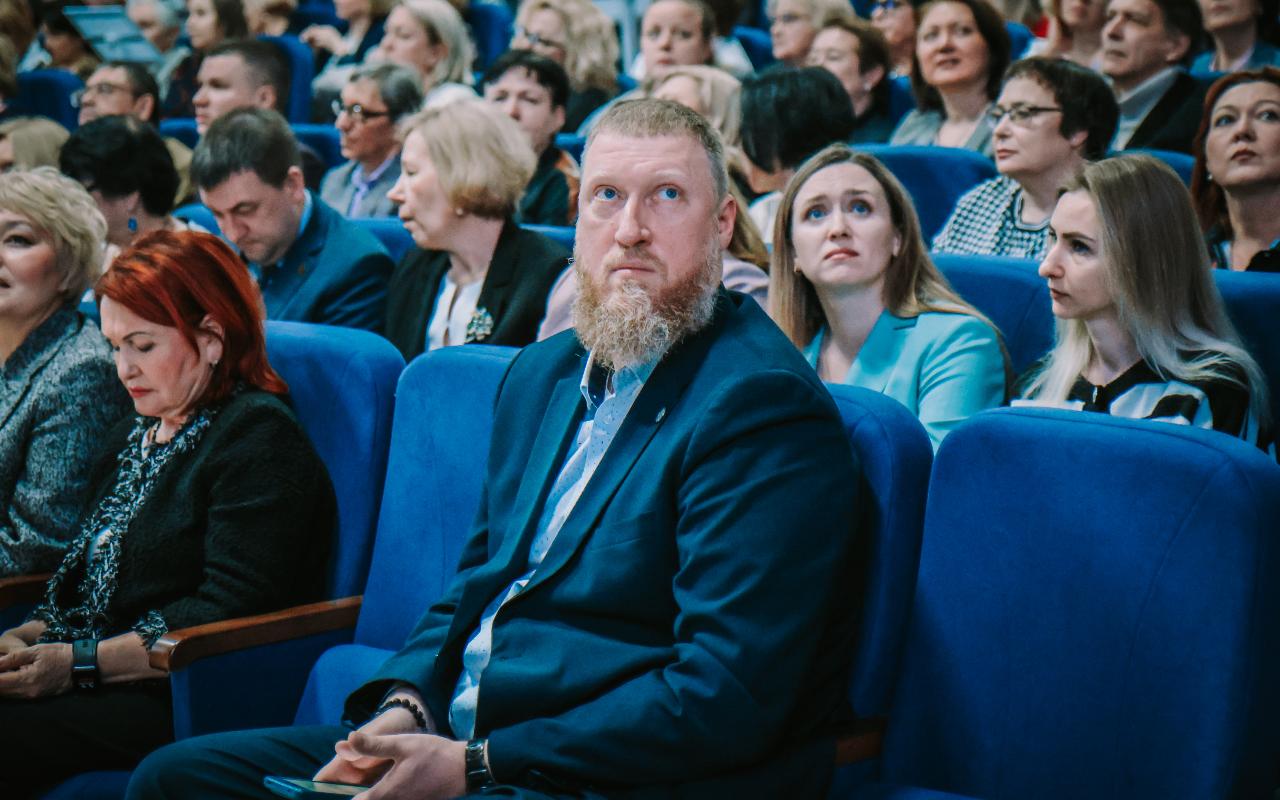 ФОТО к новости: Ключевая задача – усиление взаимодействия с регионом: в НГПУ обсудили приоритетные направления деятельности в 2025 году
