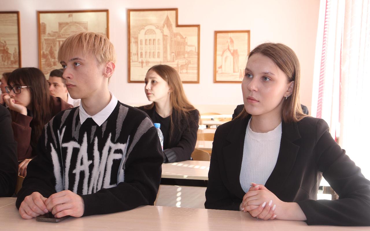 ФОТО к новости: Без права на забвение: в ИИГСО НГПУ присоединились к Всероссийскому марафону «Историческая память – территория правды»