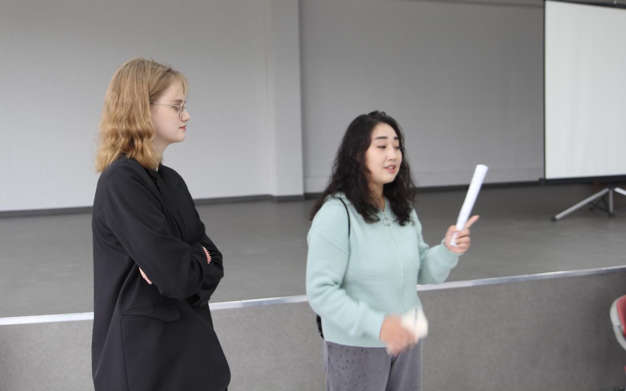 ФОТО к новости: В НГПУ для знакомства с самбо приехали студенты из Китая 