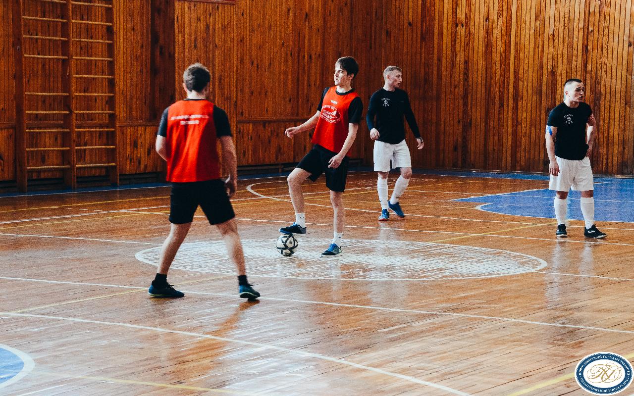 ФОТО к новости: В НГПУ провели турнир по мини-футболу среди молодежи