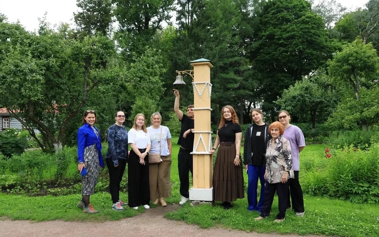 ФОТО к новости: «Время под яблоней не идёт»: неделя студентки НГПУ в усадьбе Чехова