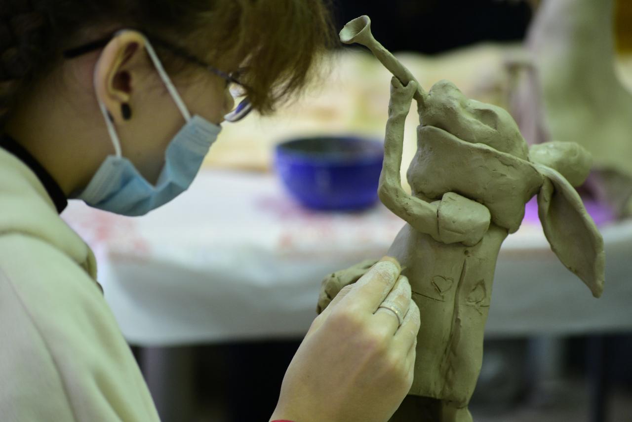 ФОТО к новости: Юные керамисты в институте искусств НГПУ