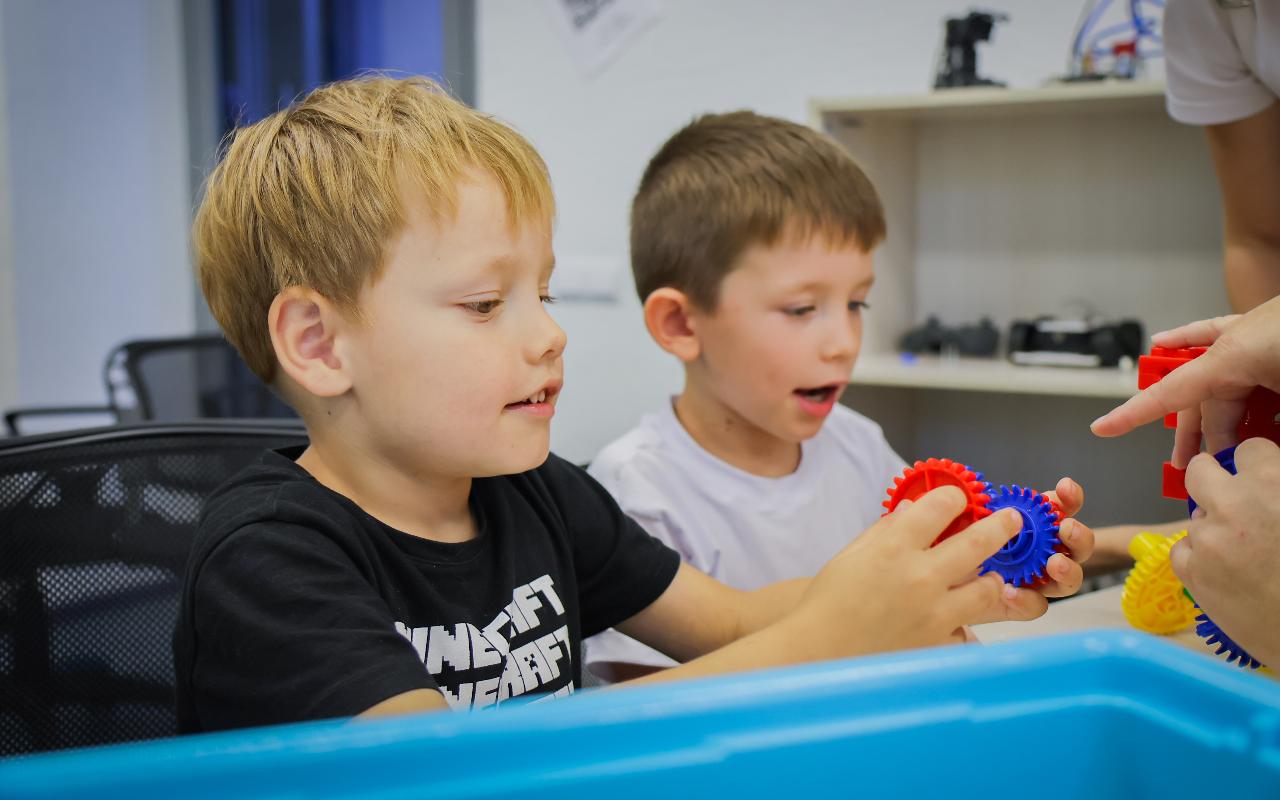 ФОТО к новости: «Город будущего» в НГПУ: идеи крепнут, команды работают, университет — на всех площадках