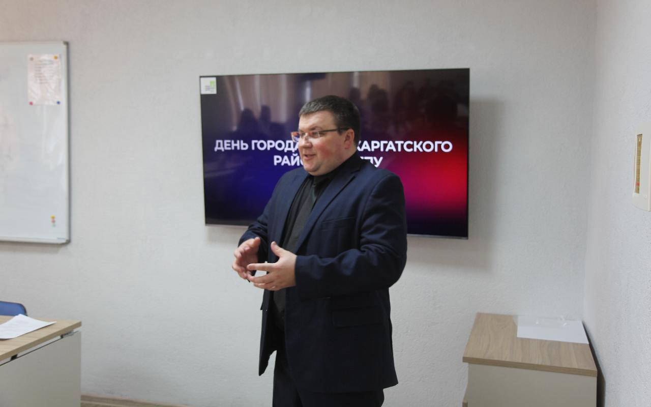 ФОТО к новости: Молодых и креативных выпускников НГПУ ждут в Каргатском районе и городе Обь