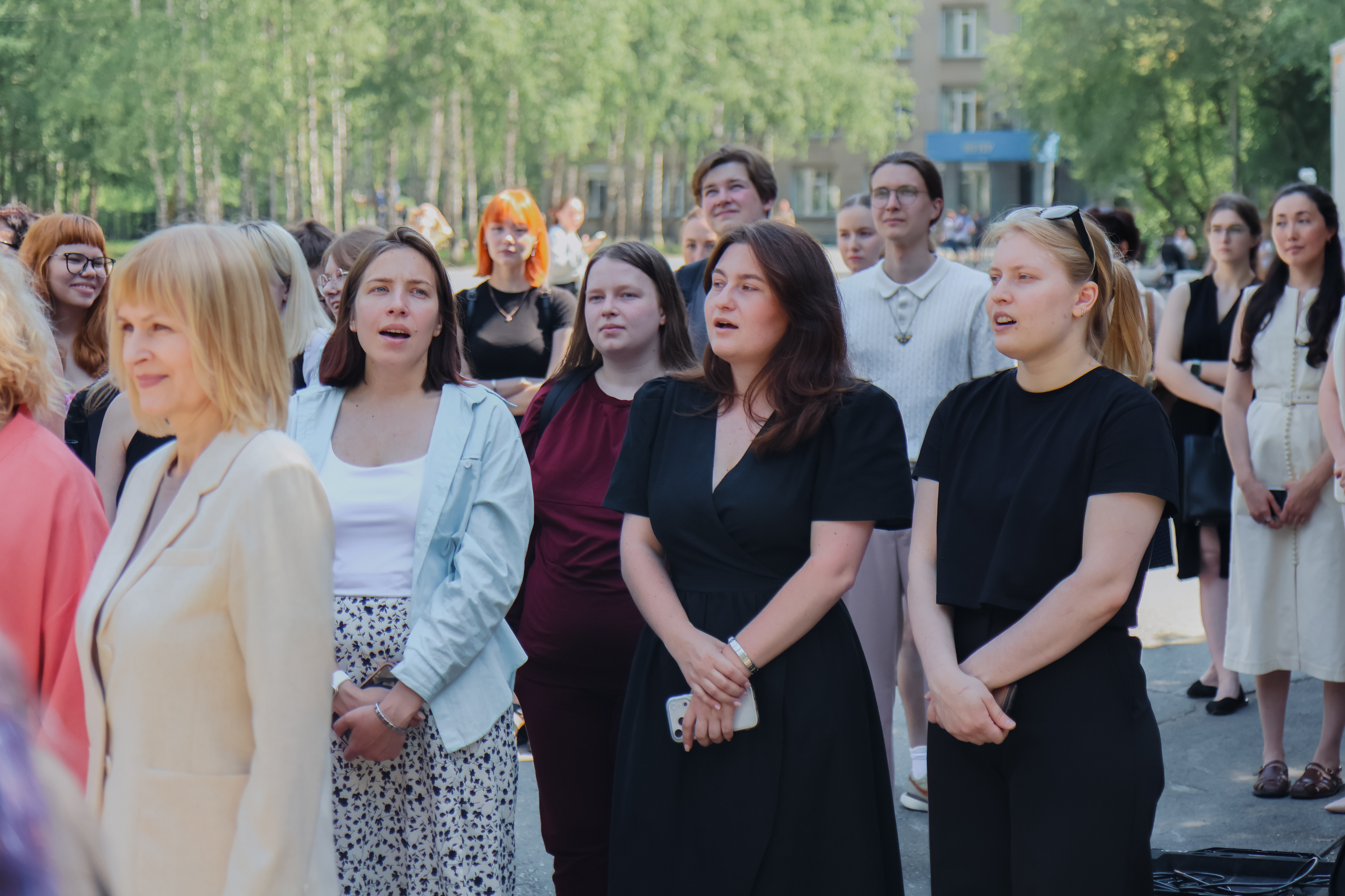 ФОТО к новости: В НГПУ прошла церемония поднятия Государственного флага Российской Федерации в преддверии Дня России