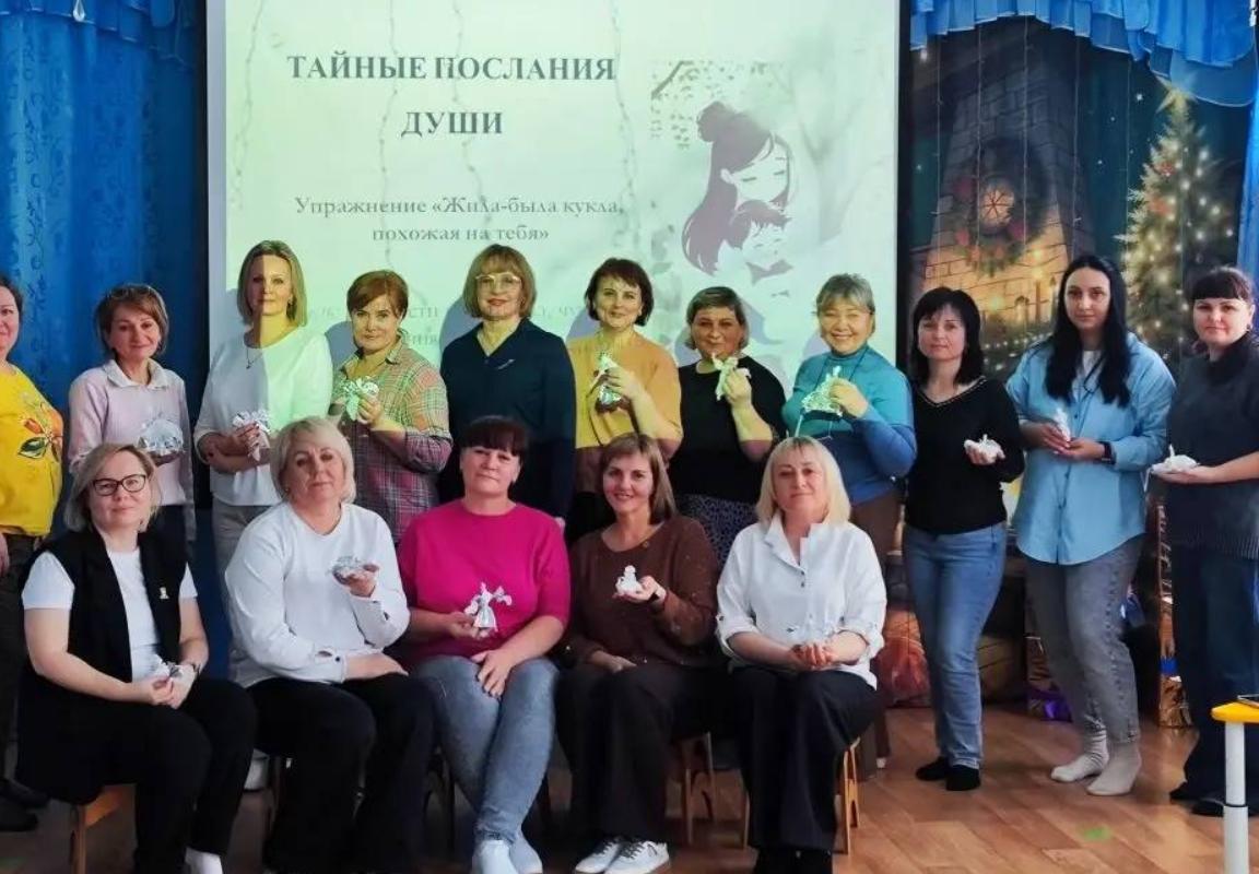 ФОТО к новости: Говорить честно и по делу: в НГПУ обсудили, каким бывает современное родительство