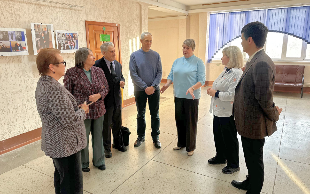 ФОТО к новости: В НГПУ открылась фотовыставка Павла Мирошникова «Династии»