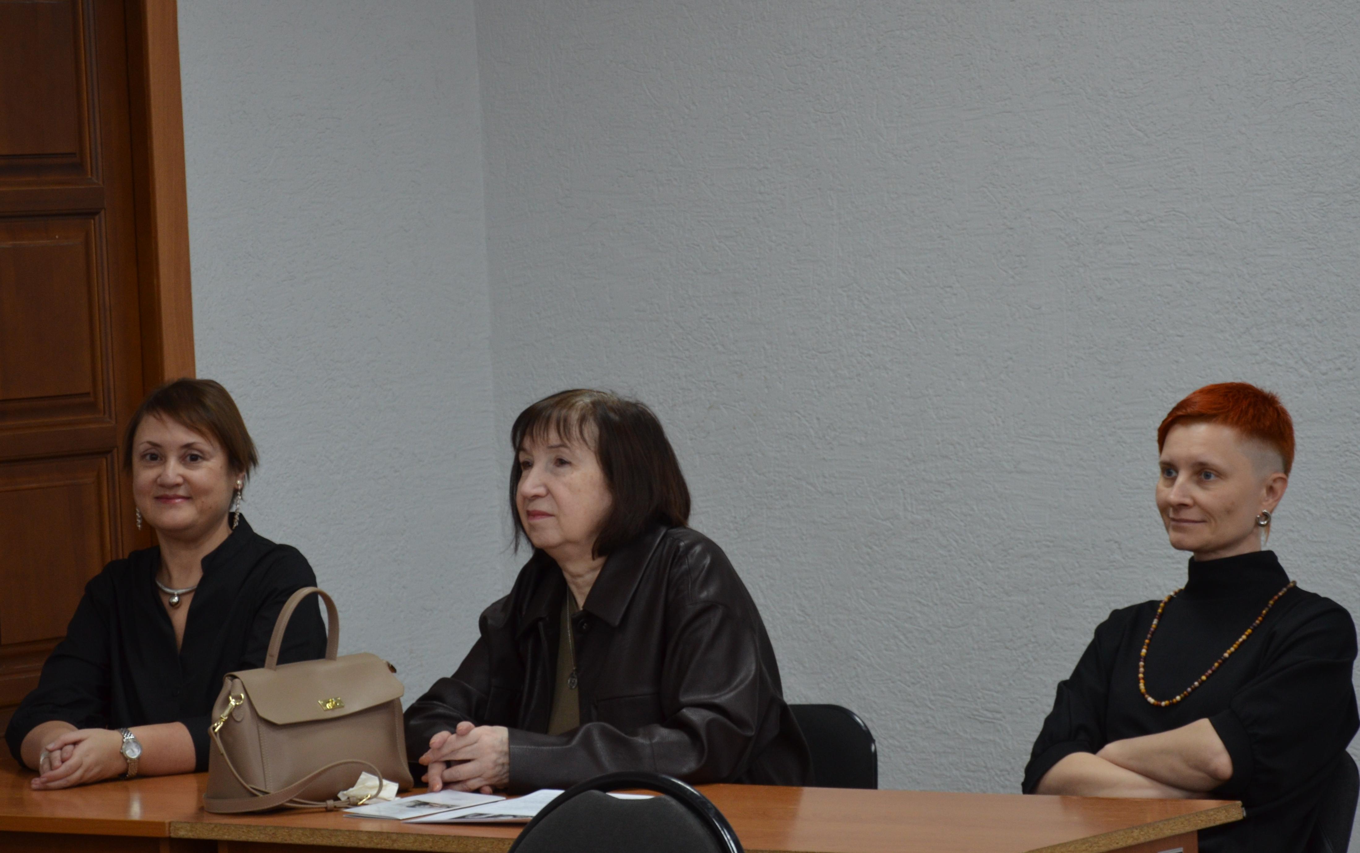 ФОТО к новости: Космос Эльвиры Горюхиной: в НГПУ прошли чтения в память журналиста и педагога