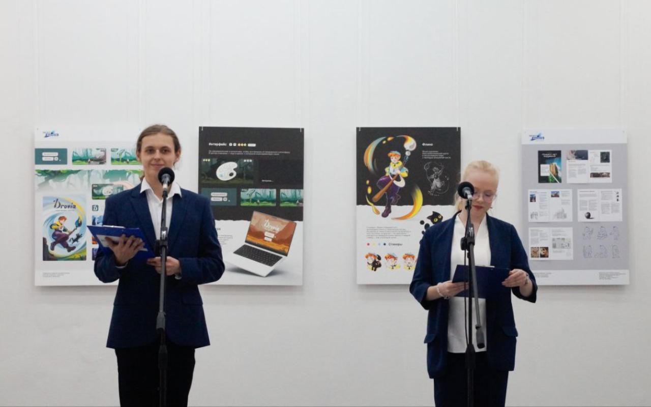 ФОТО к новости: Дневник ПедСибири: в НГХМ открылась выставка выпускных работ студентов Института искусств НГПУ